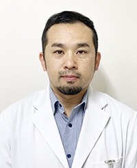都築　俊介